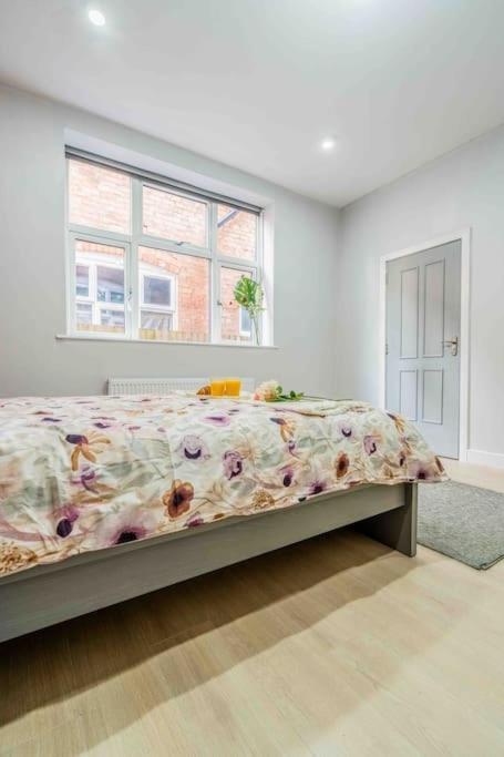 Beautiful Flat With Free Parking Apartment Birmingham Exterior photo